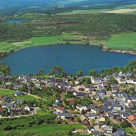 Exclusive With Volcano Views Schalkenmehren